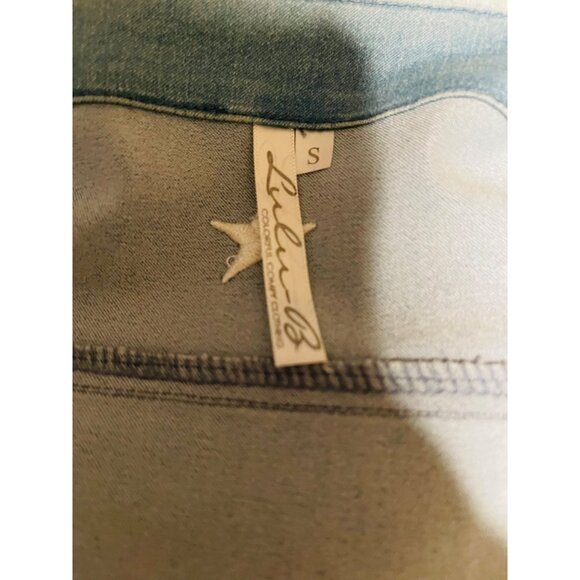 Lulu B Women's Frayed Jean Jacket Blue Stars Cropped Snap Button Relaxed Small - Picture 4 of 4